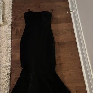 Cinq à Sept Strapless Black Gown